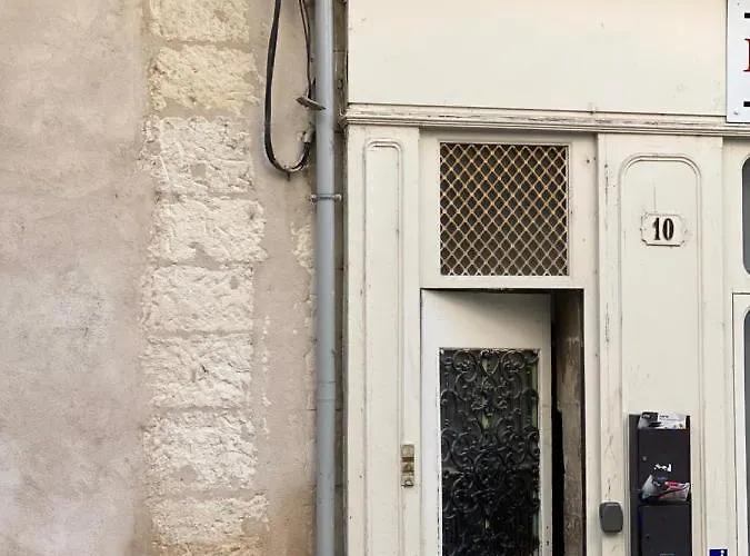 Le Pilori - Centre Historique, En Face Du Musee Du Pilori, A 2Mn A Pied De L\'Hyper Centre Et Proche Toutes Commodites, Wifi-Netflix